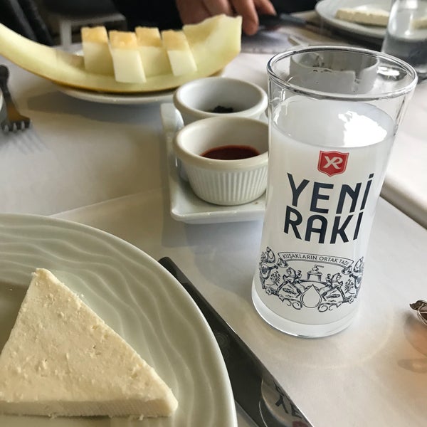 Das Foto wurde bei Chamada Restaurant von Nilgün P. am 3/18/2018 aufgenommen