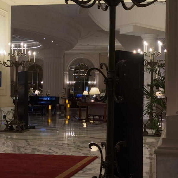 Foto diambil di Habtoor Palace Dubai, LXR Hotels &amp; Resorts oleh Ali A. pada 1/15/2024