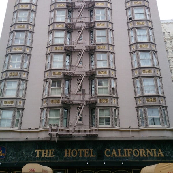 Foto tirada no(a) The Hotel California por Vladimir V. em 10/22/2013