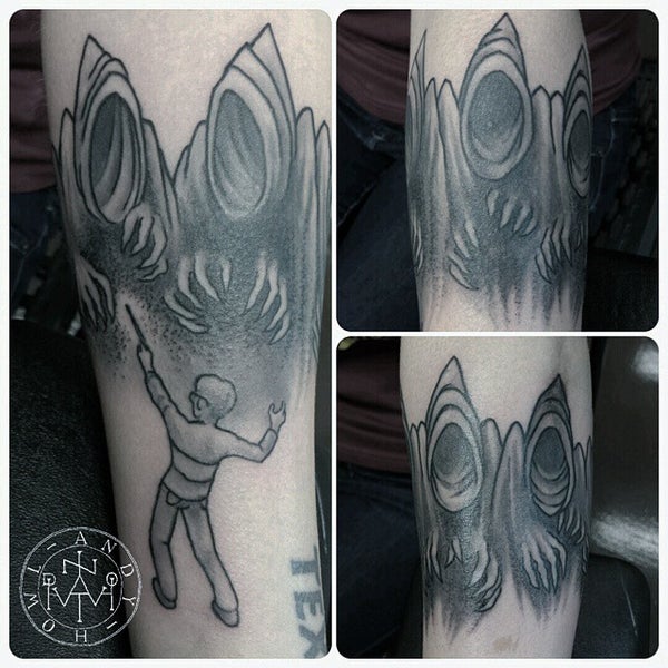 Photo taken at HOWL Gallery/Tattoo by Andy H. on 9/26/2014