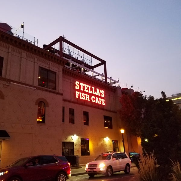 Foto tirada no(a) Stella&#39;s Fish Cafe &amp; Prestige Oyster Bar por Lexa em 9/8/2017