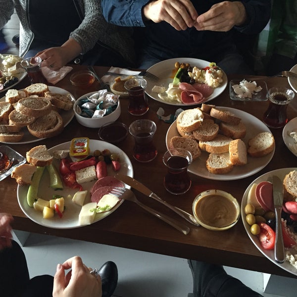 Das Foto wurde bei Terrace 34 Restaurant &amp; Cafe von Esra K. am 3/1/2015 aufgenommen