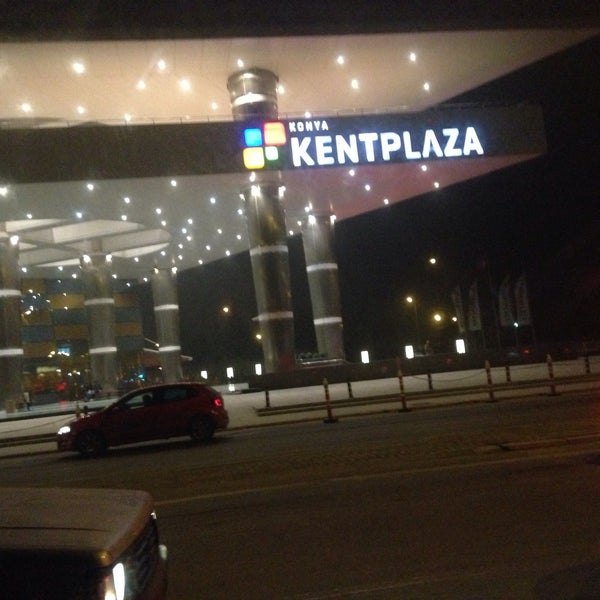 รูปภาพถ่ายที่ Kentplaza โดย Betül Y. เมื่อ 1/18/2015