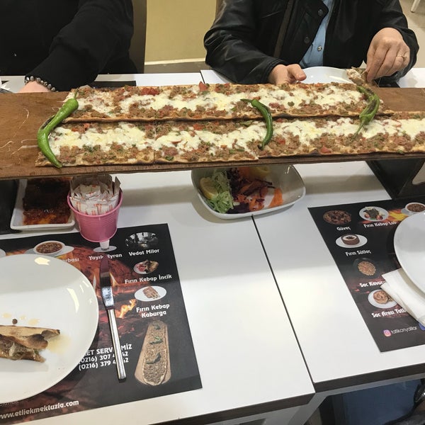 3/30/2018 tarihinde Ecem O.ziyaretçi tarafından Tatlı Konyalılar Etli Ekmek ve Fırın Kebap'de çekilen fotoğraf