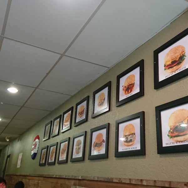 1/15/2018에 Johan W.님이 Pearl&#39;s Deluxe Burgers에서 찍은 사진