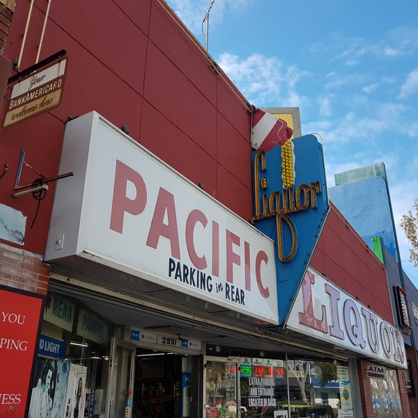 รูปภาพถ่ายที่ Pacific Liquor โดย Johan W. เมื่อ 1/15/2019