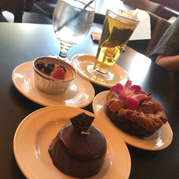 6/7/2014에 Asuka E.님이 Finale Desserterie &amp; Bakery에서 찍은 사진