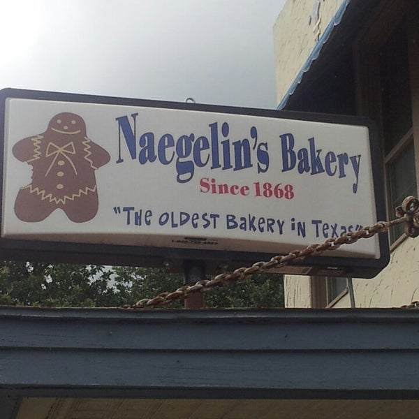 5/29/2013 tarihinde Eddie W.ziyaretçi tarafından Naegelin&#39;s Bakery'de çekilen fotoğraf