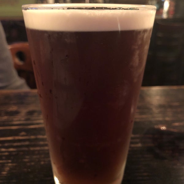 Foto tirada no(a) Kilkenny&#39;s Irish Pub por Calvin B. em 10/1/2019