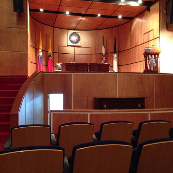 9/26/2013 tarihinde Nataly A.ziyaretçi tarafından Universidad Santo Tomás - Sede Principal'de çekilen fotoğraf
