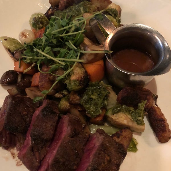 Photo taken at The Keg Steakhouse + Bar - Dunsmuir by Brian E. on 11/7/2018