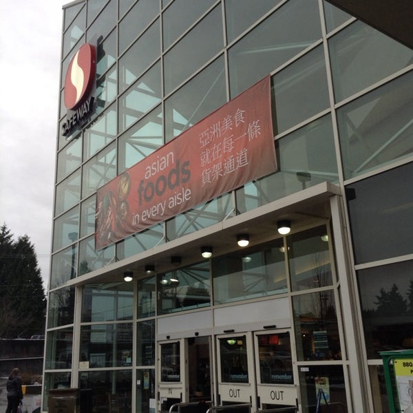 Safeway Collingwood Grocery Store in Vancouver