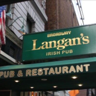 Foto tirada no(a) Langan&#39;s Pub &amp; Restaurant por Will em 3/16/2013