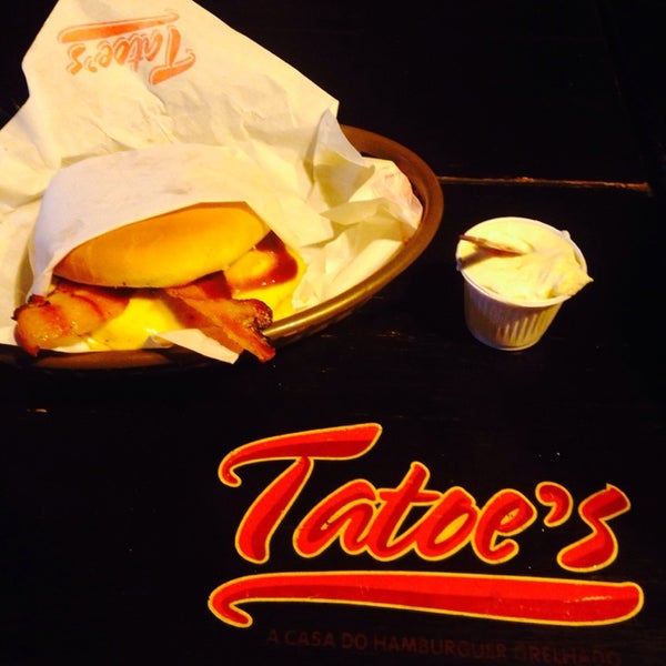 Снимок сделан в Tatoe&#39;s Burger пользователем Kleber C. 4/24/2014