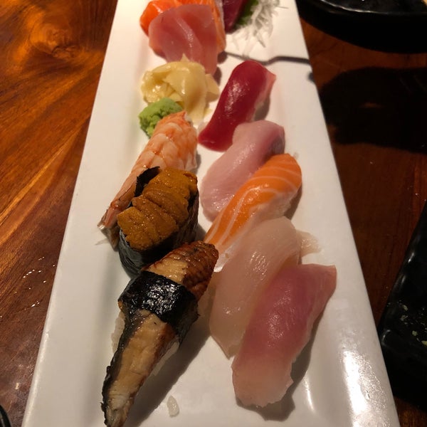 Foto diambil di Doraku Sushi oleh Tian F. pada 12/22/2018
