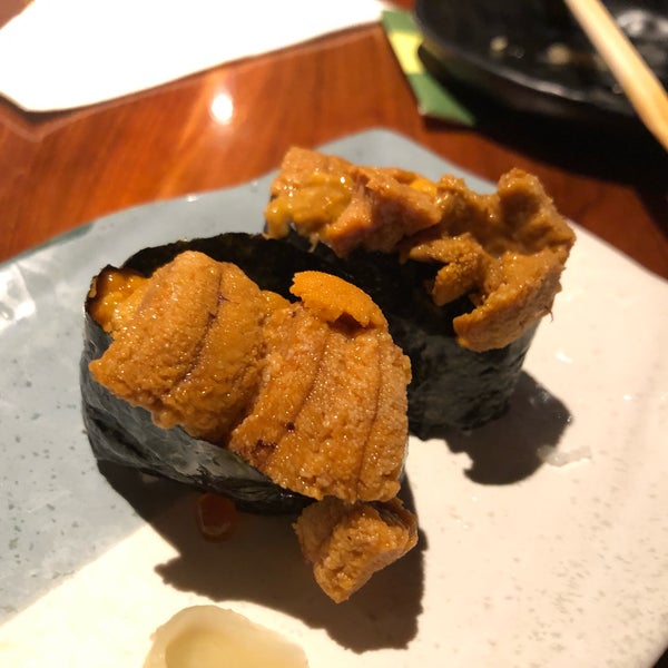 Foto scattata a Doraku Sushi da Tian F. il 12/22/2018