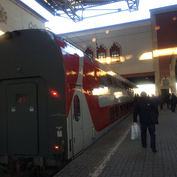 Поезд 46 москва. Поезд 46 москва. Поезд эп20. Тепловозы на казанском вокзале. Эп20 двойной локомотив.