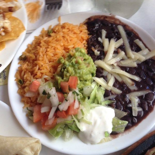รูปภาพถ่ายที่ Trece Mexican Cuisine &amp; Tequila Bar โดย #13 เมื่อ 9/22/2014