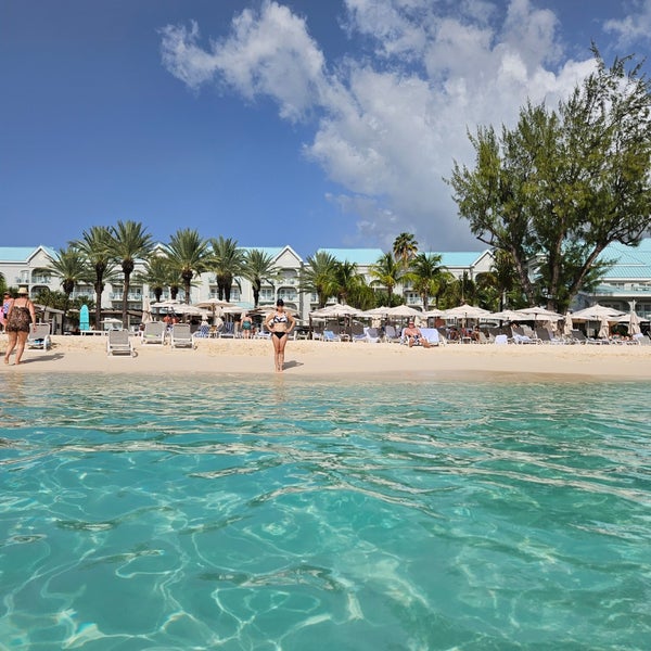 Снимок сделан в The Westin Grand Cayman Seven Mile Beach Resort &amp; Spa пользователем *DANNY* S. 7/21/2023