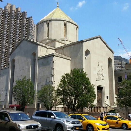 Foto tirada no(a) St. Vartan Armenian Cathedral por Jes L. em 8/15/2015