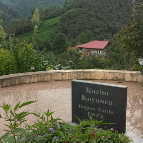 Photo taken at Kazım Koyuncu Anıt Mezarı by Büşra Turan on 8/1/2017