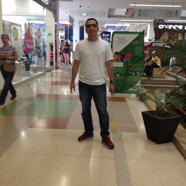 Photo taken at Centro Comercial Unicentro Armenia by hector g. on 1/24/2015