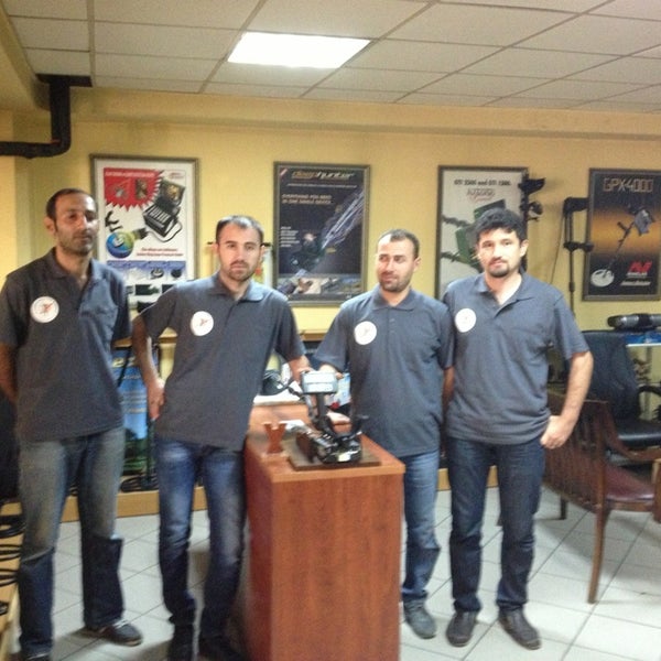 8/19/2013にEngin Y.がİstanbul Dedektor Merkeziで撮った写真