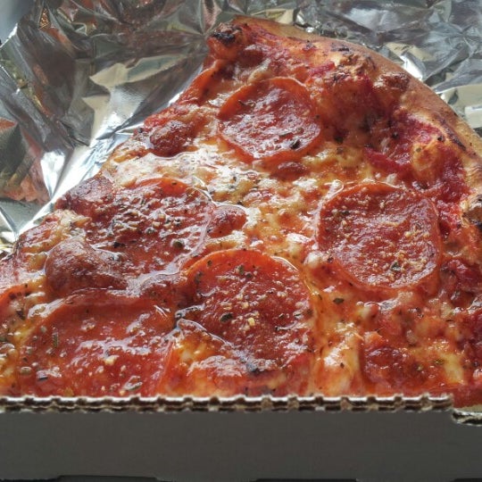 Снимок сделан в Pizza L&#39;Vino пользователем David L. 1/21/2013