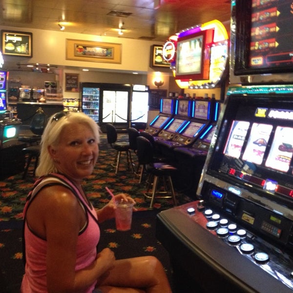 Foto diambil di River Palms Resort Hotel &amp; Casino oleh Mark B. pada 9/1/2014