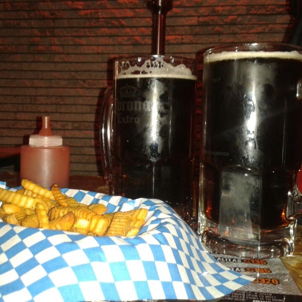 12/28/2013にAndrea D.がBoom Urban Grill &amp; Barで撮った写真