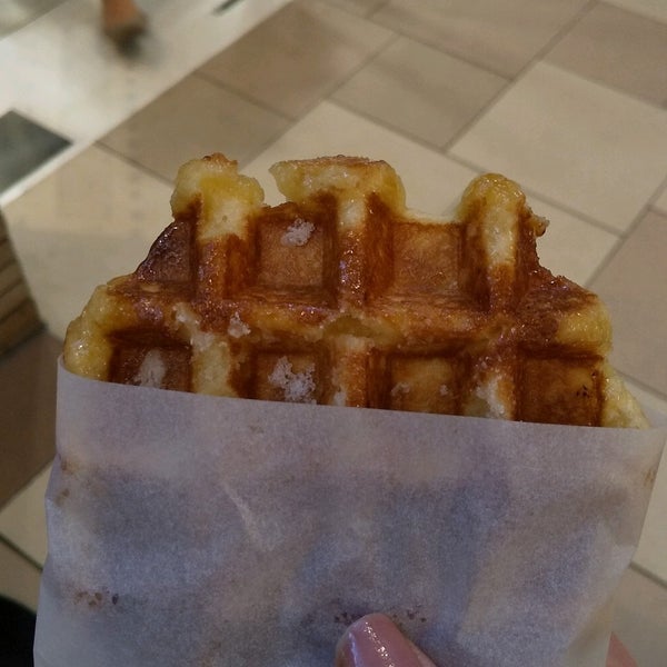 Mr Waffle Dessert Shop