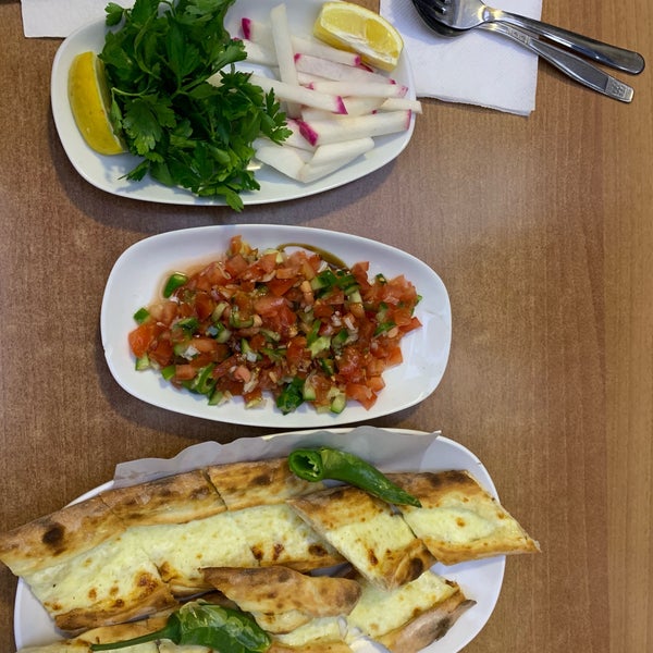 Oz Develi Etli Pide Salonu Beyoğlu�da Türk Restoranı