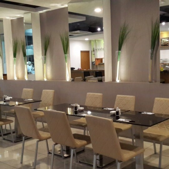 Comfy and relaxing environment with significantly high in food standard. Food here surprise you!
