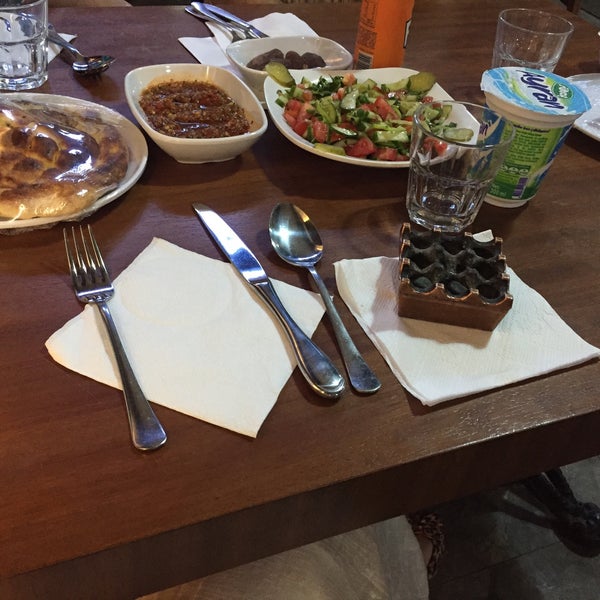 6/13/2018 tarihinde Özlem E.ziyaretçi tarafından Şanlıurfa İskender Kebap Restaurant'de çekilen fotoğraf