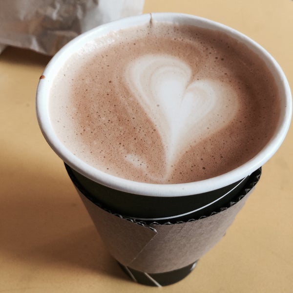 9/11/2015にJessica M.がLouie Coffee Shopで撮った写真