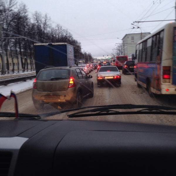 Остановка комсомольская ярославль. Ярославль 1987 фото. Авария поселок бачатский. Остановка выемка ярославль. Район выемка ярославль.