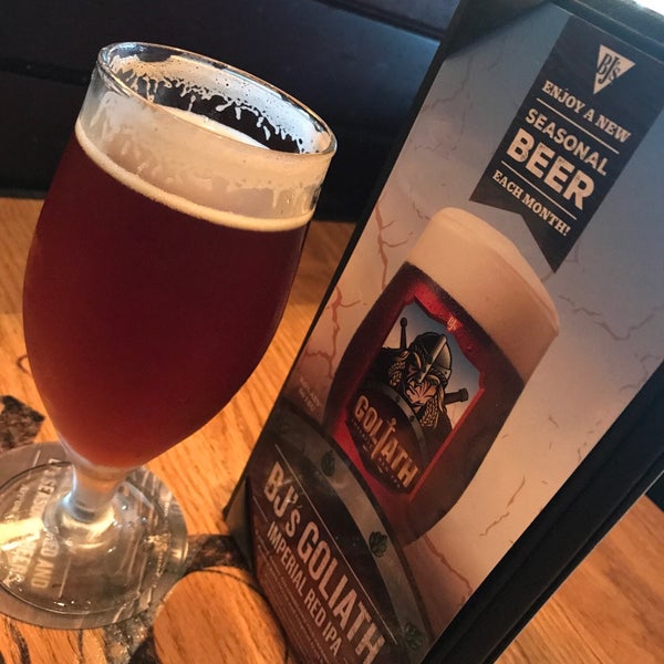 Photo taken at BJ&#39;s Restaurant &amp; Brewhouse by Scott S. on 2/1/2019