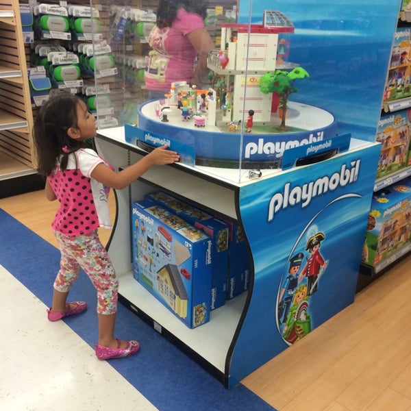 Toys"R"Us Calgary Trail South 2 tips from 431 visitors