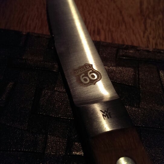 Das Foto wurde bei Tower 66 Steakhouse &amp; Bar von Jens am 11/10/2013 aufgenommen