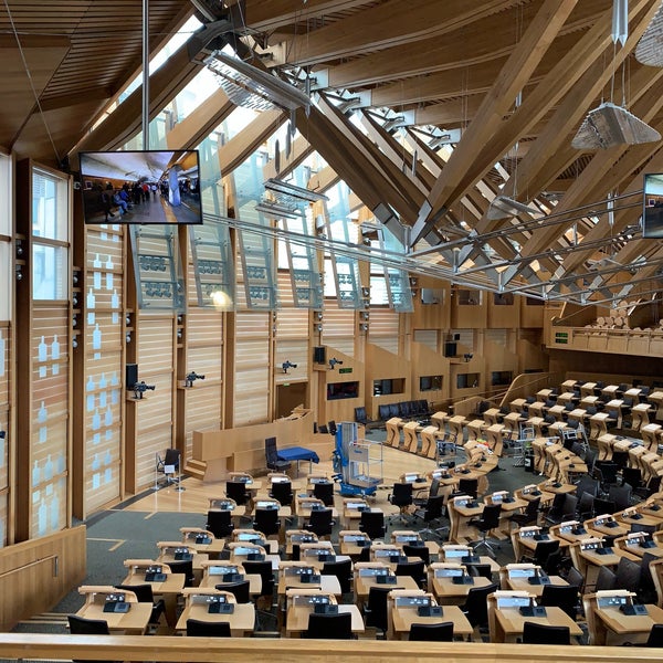 Foto tirada no(a) Scottish Parliament por Emmy em 8/12/2019