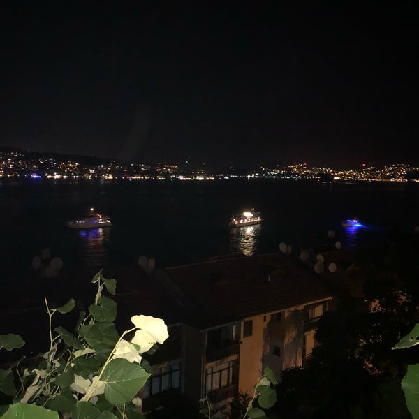 รูปภาพถ่ายที่ Paysage Restaurant โดย Çiğdem เมื่อ 7/7/2019