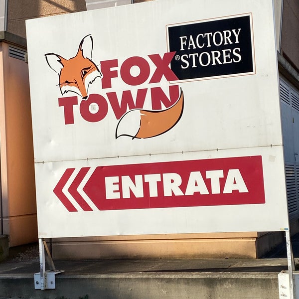 Photo taken at FoxTown Factory Stores by Sandro B. on 2/18/2024