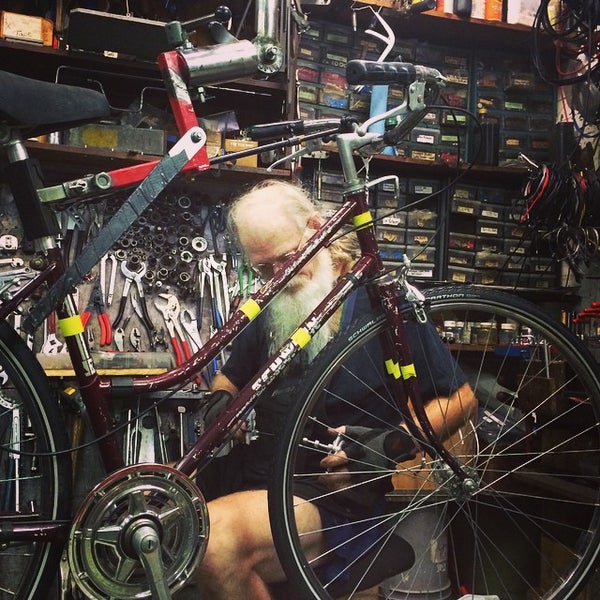 9/8/2014 tarihinde Tim E.ziyaretçi tarafından Bicycle Michael&#39;s'de çekilen fotoğraf
