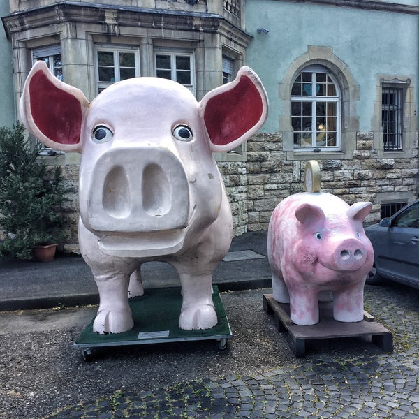 รูปภาพถ่ายที่ SchweineMuseum โดย Markus M. เมื่อ 5/26/2016