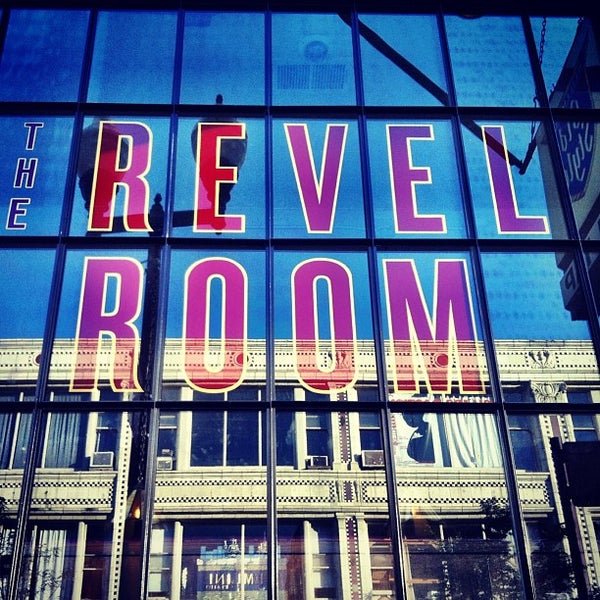 Снимок сделан в The Revel Room пользователем Revel R. 8/18/2013