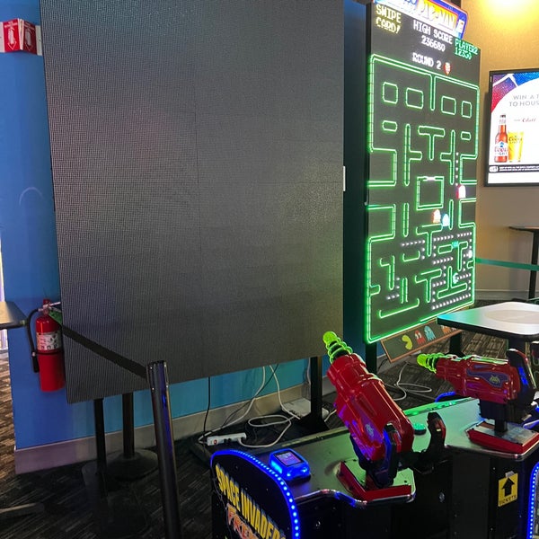 Dave & Buster's Sports Bar in Vernon Hills