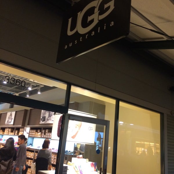 Photos At Ugg 御殿場プレミアムアウトレット店 Shoe Store In 御殿場市 Photos At Ugg 御殿場プレミアムアウトレット店 Shoe Store In 御殿場市