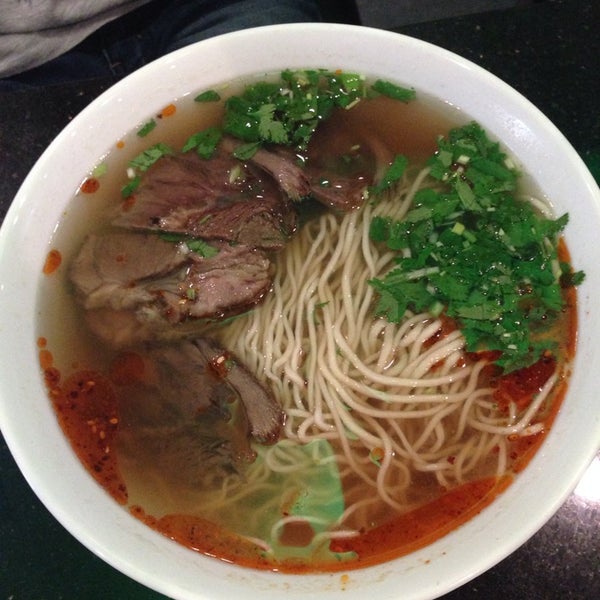 Снимок сделан в Xian Sushi &amp; Noodle пользователем Lucy 6/1/2014