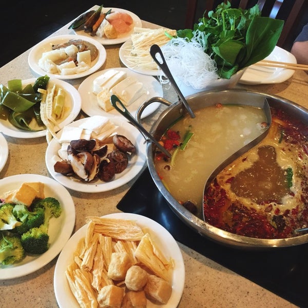 Photo taken at Happy Lamb Hot Pot, Houston Westheimer 快乐小羊 by Lucy on 11/23/2014