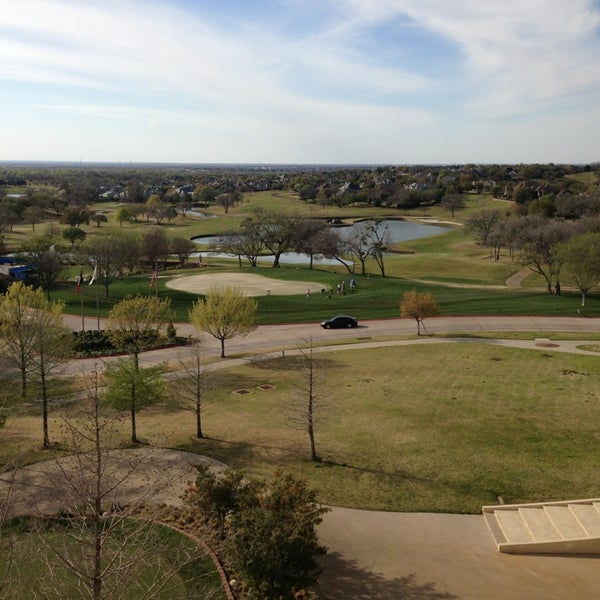 รูปภาพถ่ายที่ The Westin Dallas Stonebriar Golf Resort &amp; Spa โดย Steven G. เมื่อ 3/21/2013
